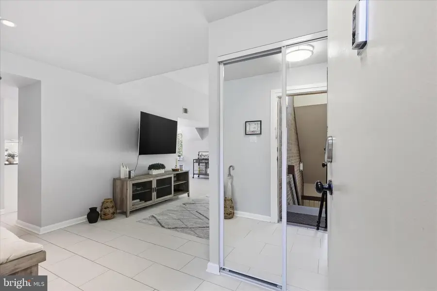 1661 Parkcrest Cir #5a/300, Reston, VA 20190 - #3