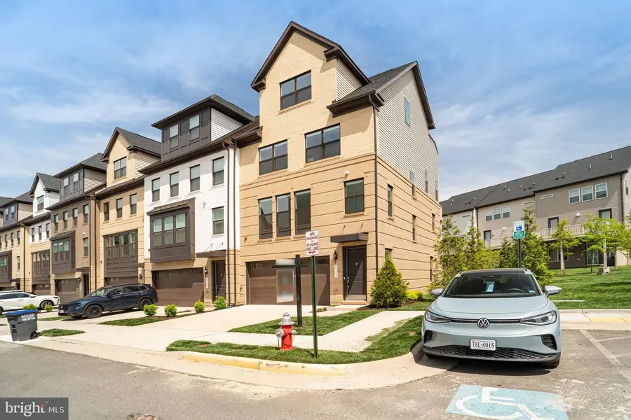 4975 Longmire Way, Chantilly, VA 20151 - #3