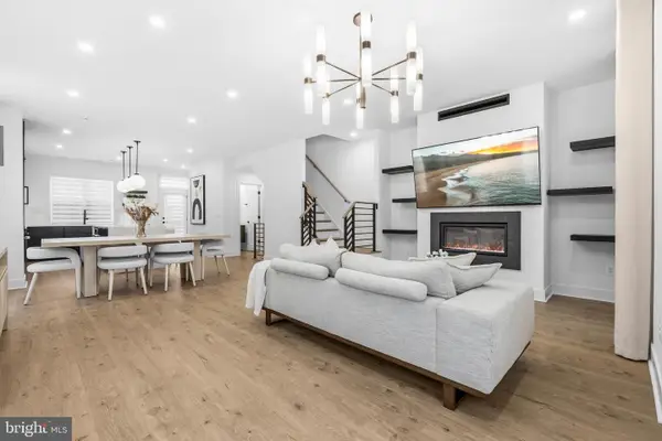 2040 Tysons Ridgeline Rd, FALLS CHURCH, VA 22043