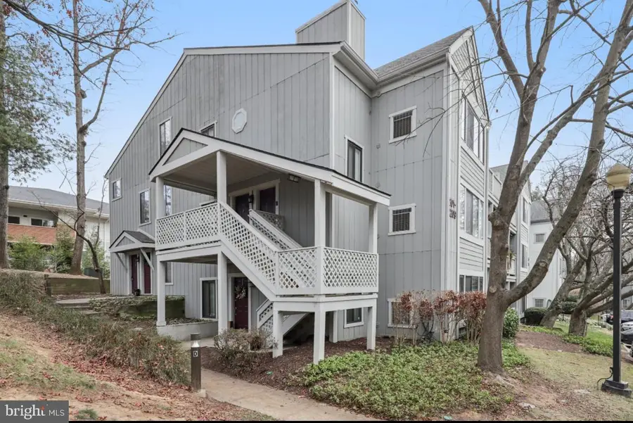 2209 Hunters Run Rd, Reston, VA 20191 - #2