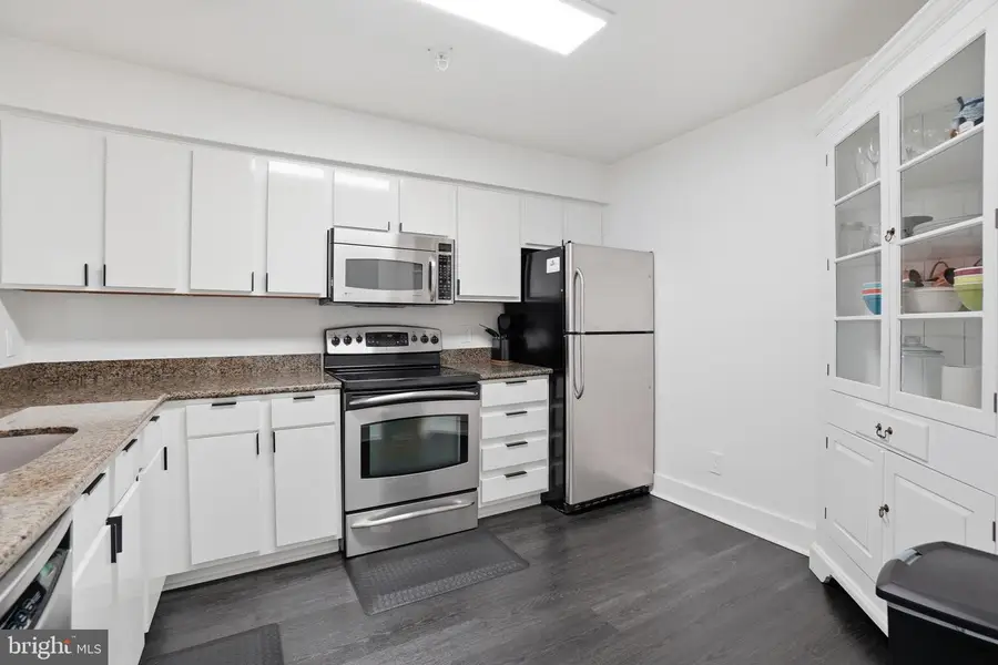 3179 Summit Square Dr #2-a2, Oakton, VA 22124 - #3