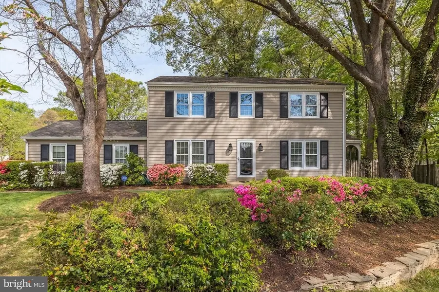 9510 Ashbourn Dr, Burke, VA 22015 - #2