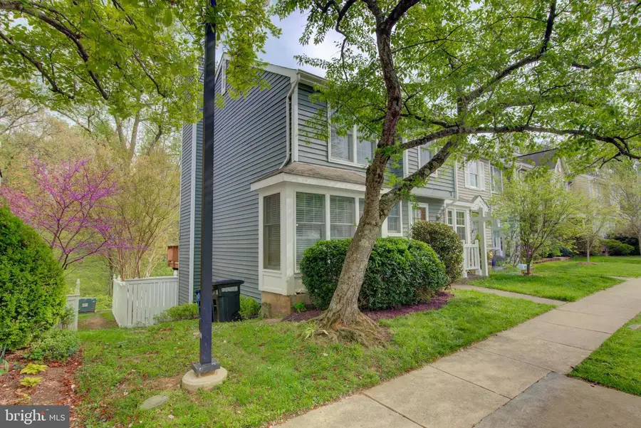 1552 Poplar Grove Dr, Reston, VA 20194 - #2