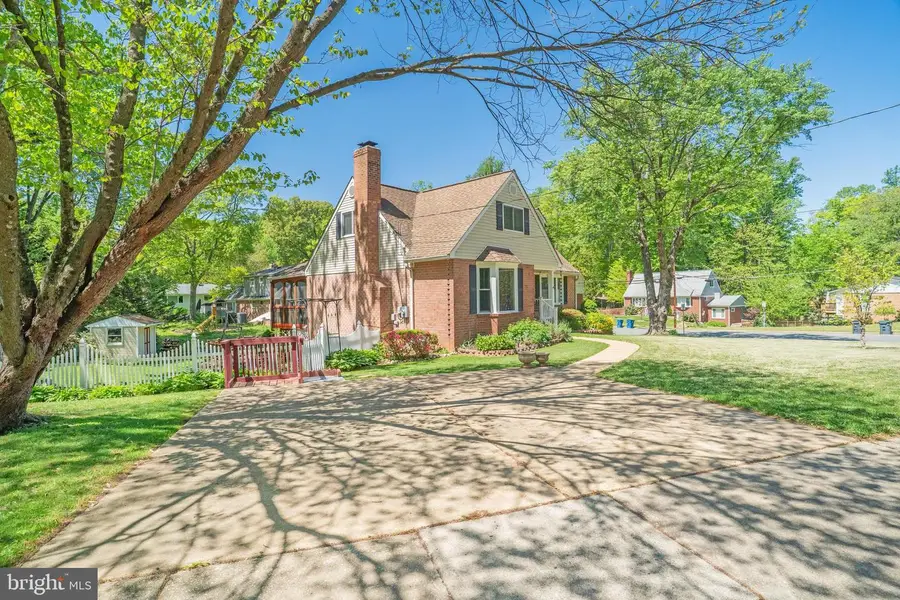 5300 Kings Park Dr, Springfield, VA 22151 - #3