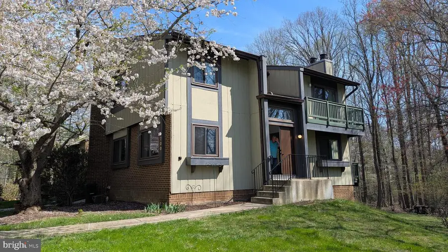 2200 Glencourse Ln, Reston, VA 20191 - #2