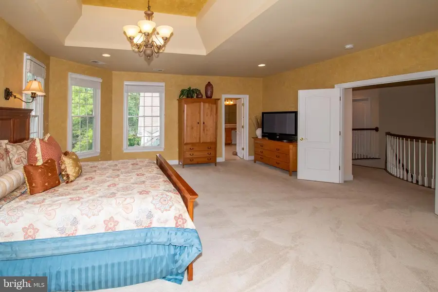 11379 Seneca Knoll Dr, Great Falls, VA 22066 - #3