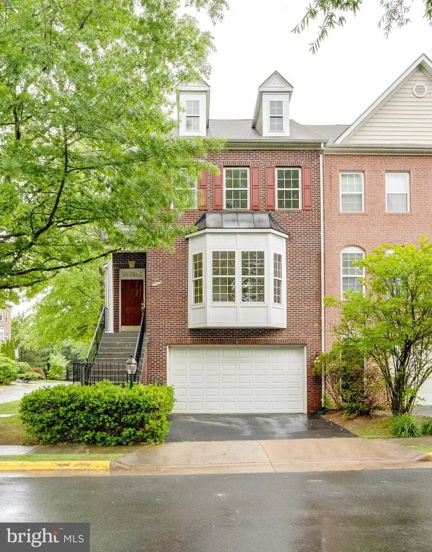 8908 Royal Hannah Ln, Fairfax, VA 22031 - #2