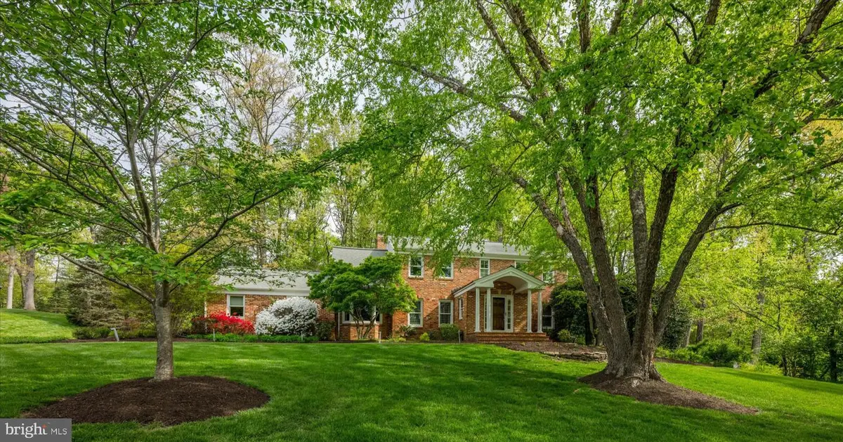 7908 Foxhound Rd, McLean, VA 22102 - #1