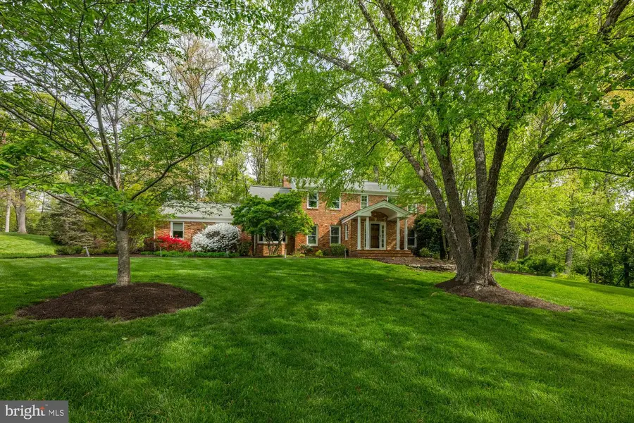 7908 Foxhound Rd, McLean, VA 22102 - #3