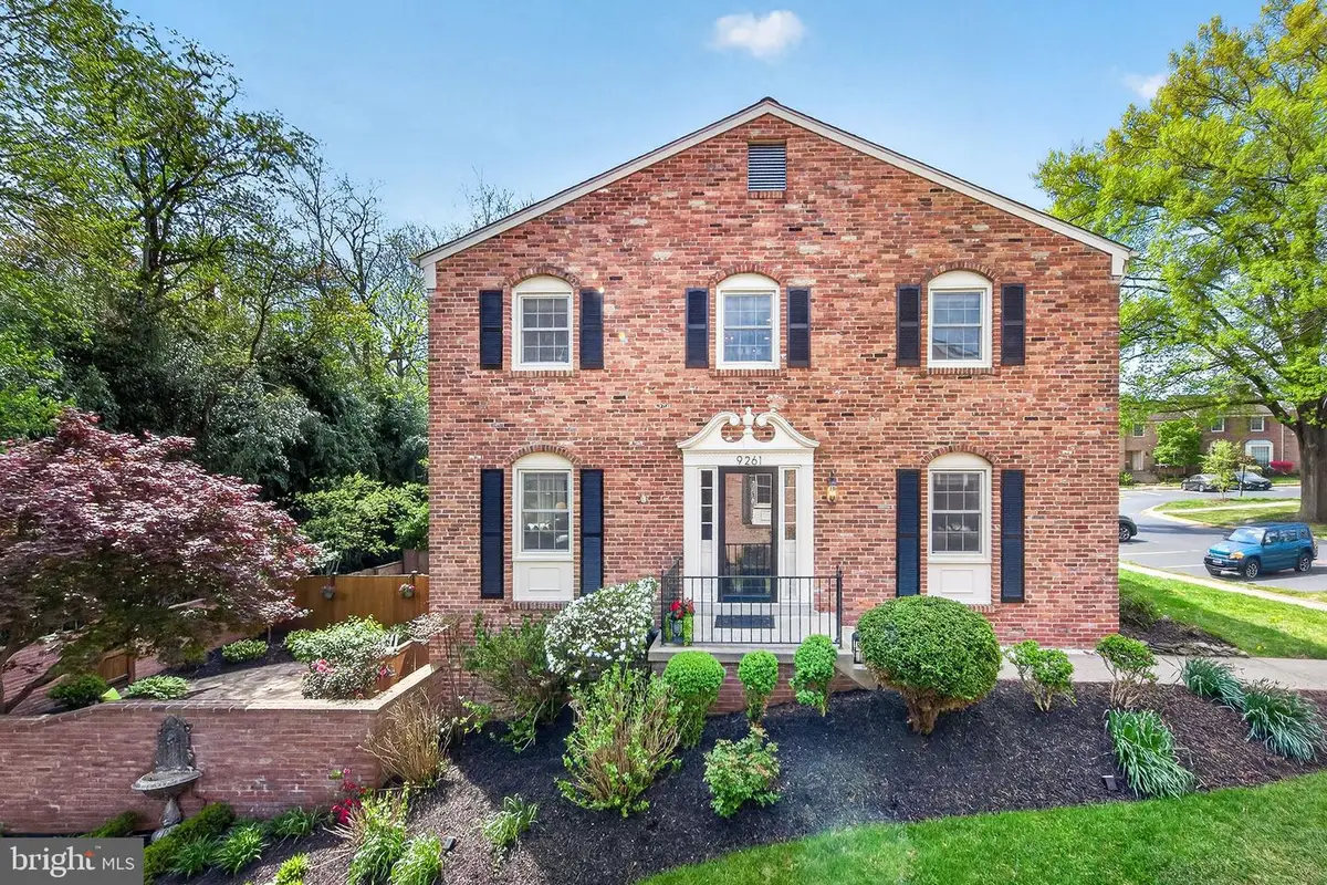 9261 Bailey Ln, Fairfax, VA 22031 - #1
