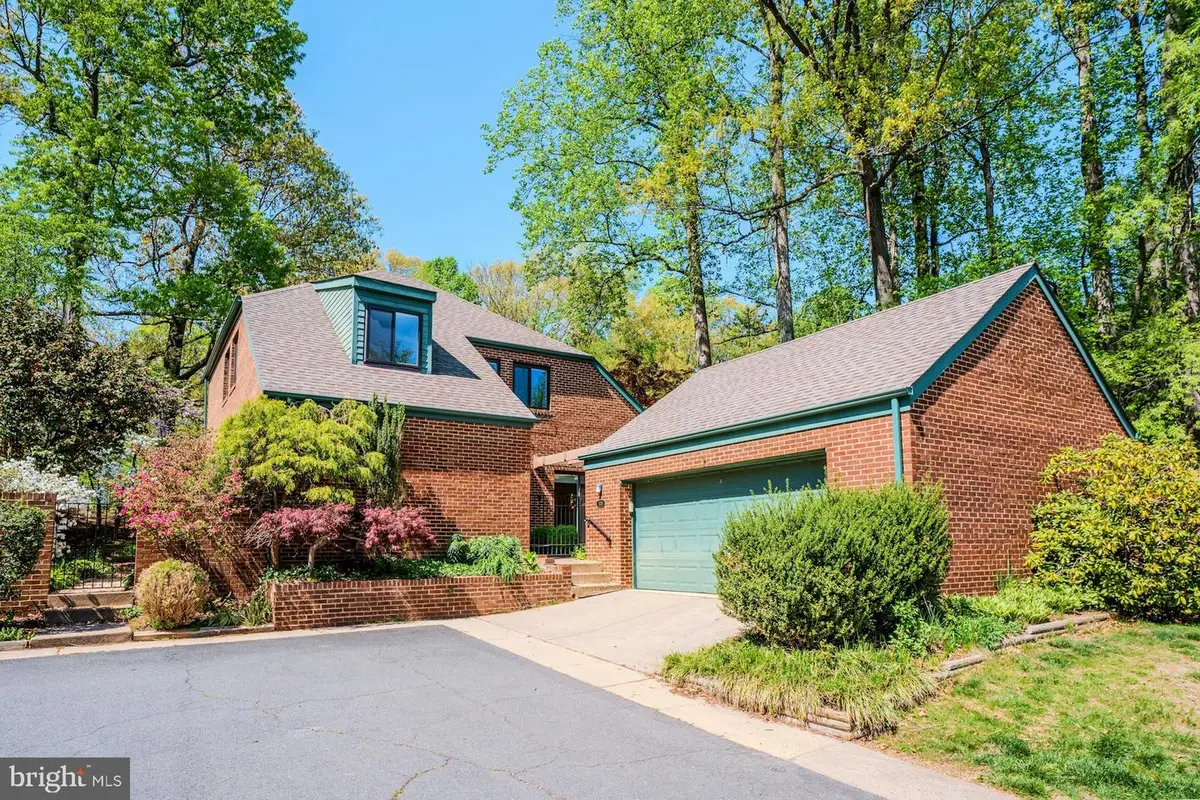 11310 Harborside Cl, Reston, VA 20191 - #1