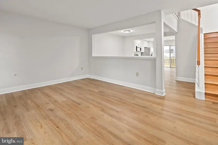8684 Venoy Ct, Alexandria, VA 22309 - #2