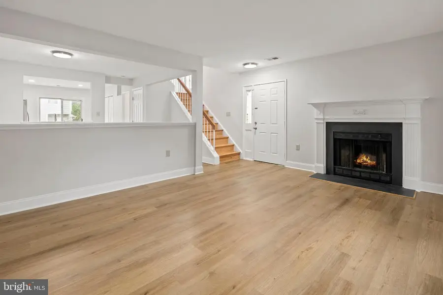 8684 Venoy Ct, Alexandria, VA 22309 - #3