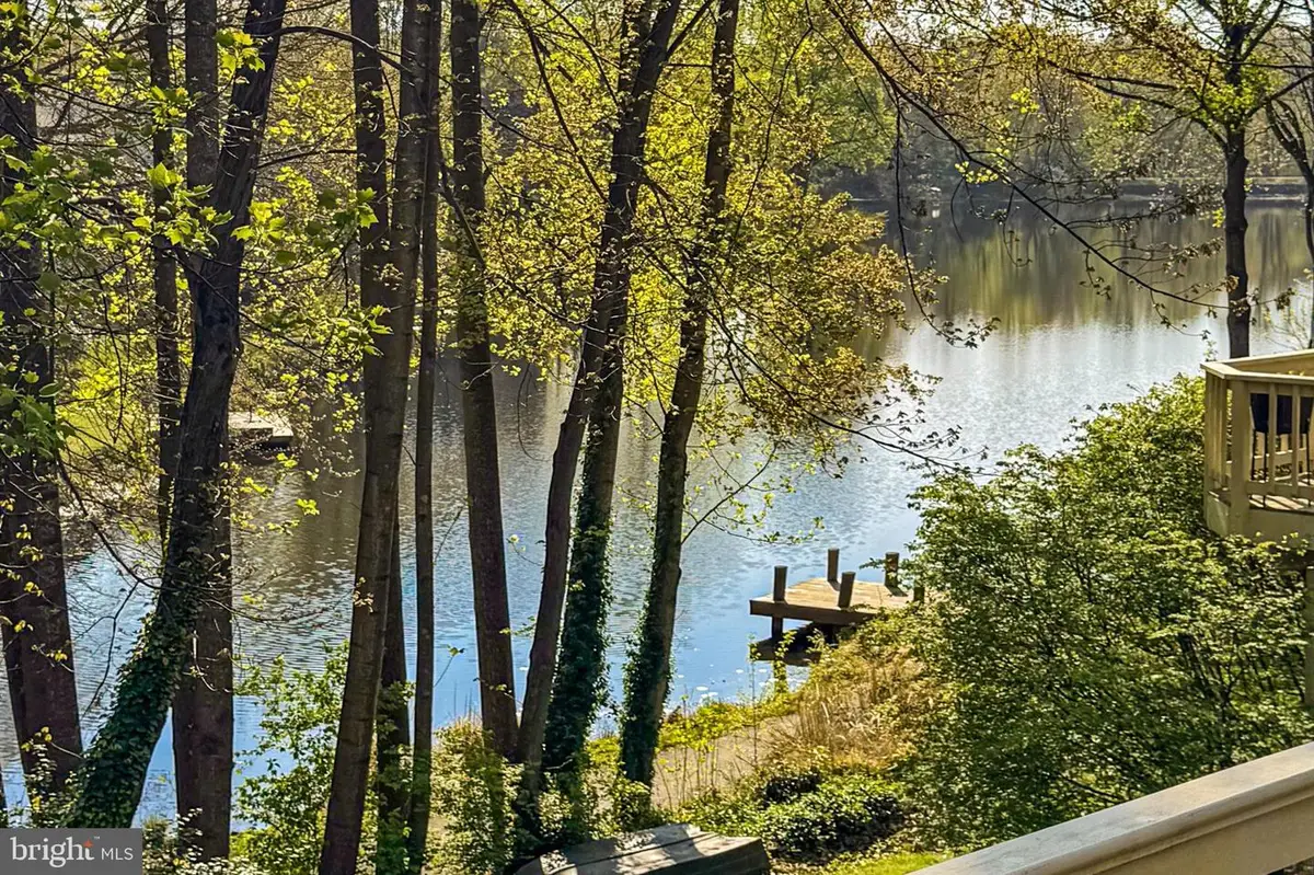 1563 Harpers Cove Ln, Reston, VA 20194 - #1