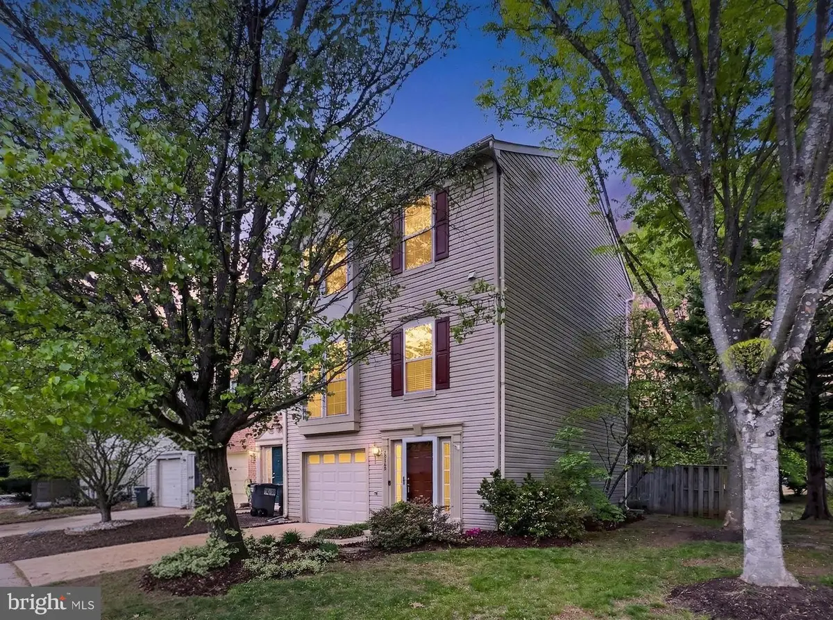 14210 Glade Spring Dr, Centreville, VA 20121 - #1