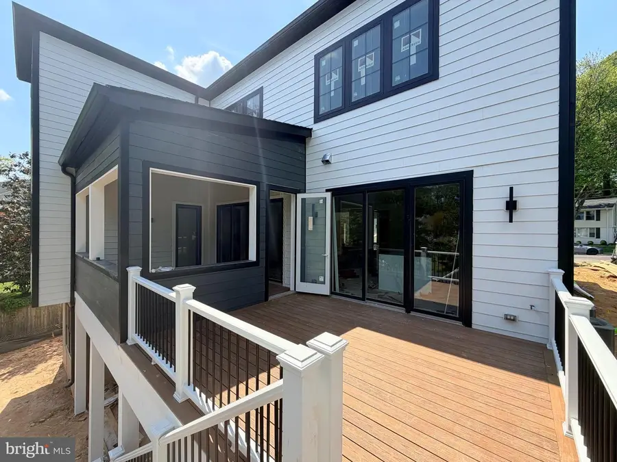 1110 Hillcrest Dr Sw, Vienna, VA 22180 - #3