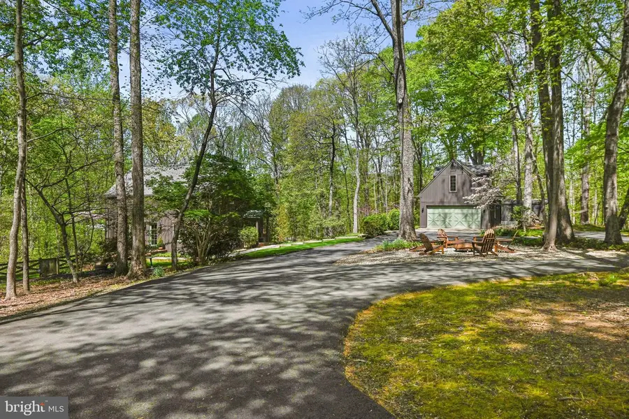 9126 Potomac Ridge Rd, Great Falls, VA 22066 - #2