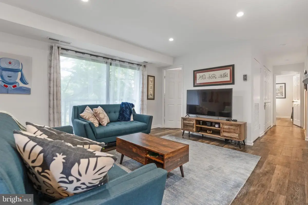 3101 S Manchester St #201, Falls Church, VA 22044 - #1