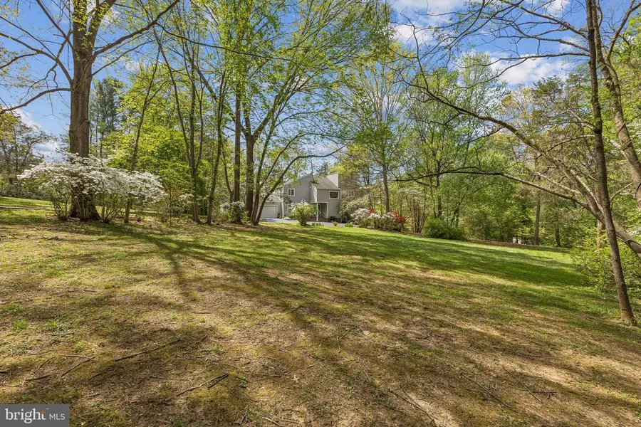 2416 Sunny Meadow Ln, Vienna, VA 22181 - #3