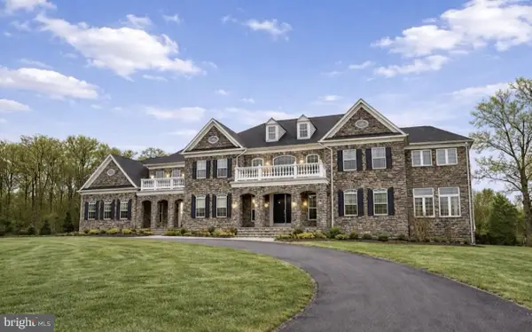 6511 Bull Run Woods Trl, CENTREVILLE, VA 20120
