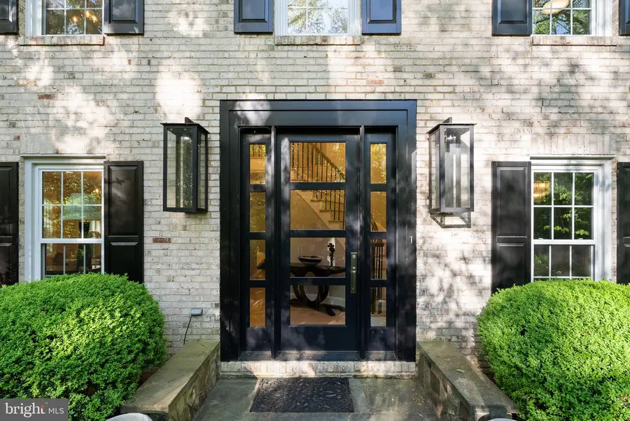 3121 Trenholm Dr, Oakton, VA 22124 - #3