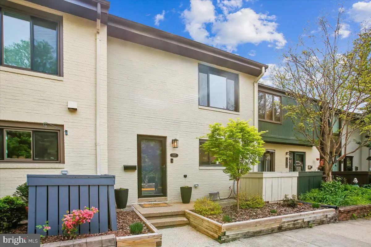 2017 Sarazen Pl, Reston, VA 20191 - #1