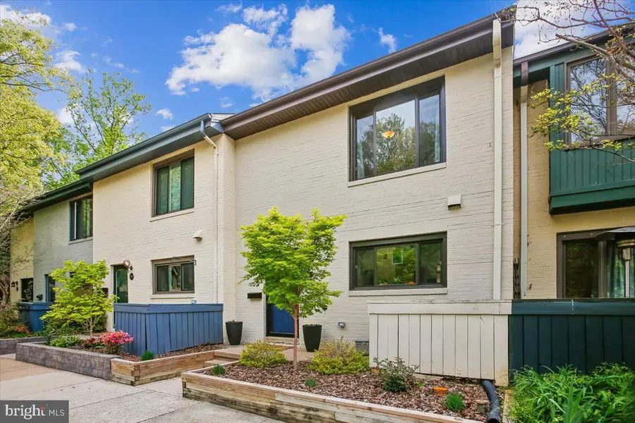 2017 Sarazen Pl, Reston, VA 20191 - #2