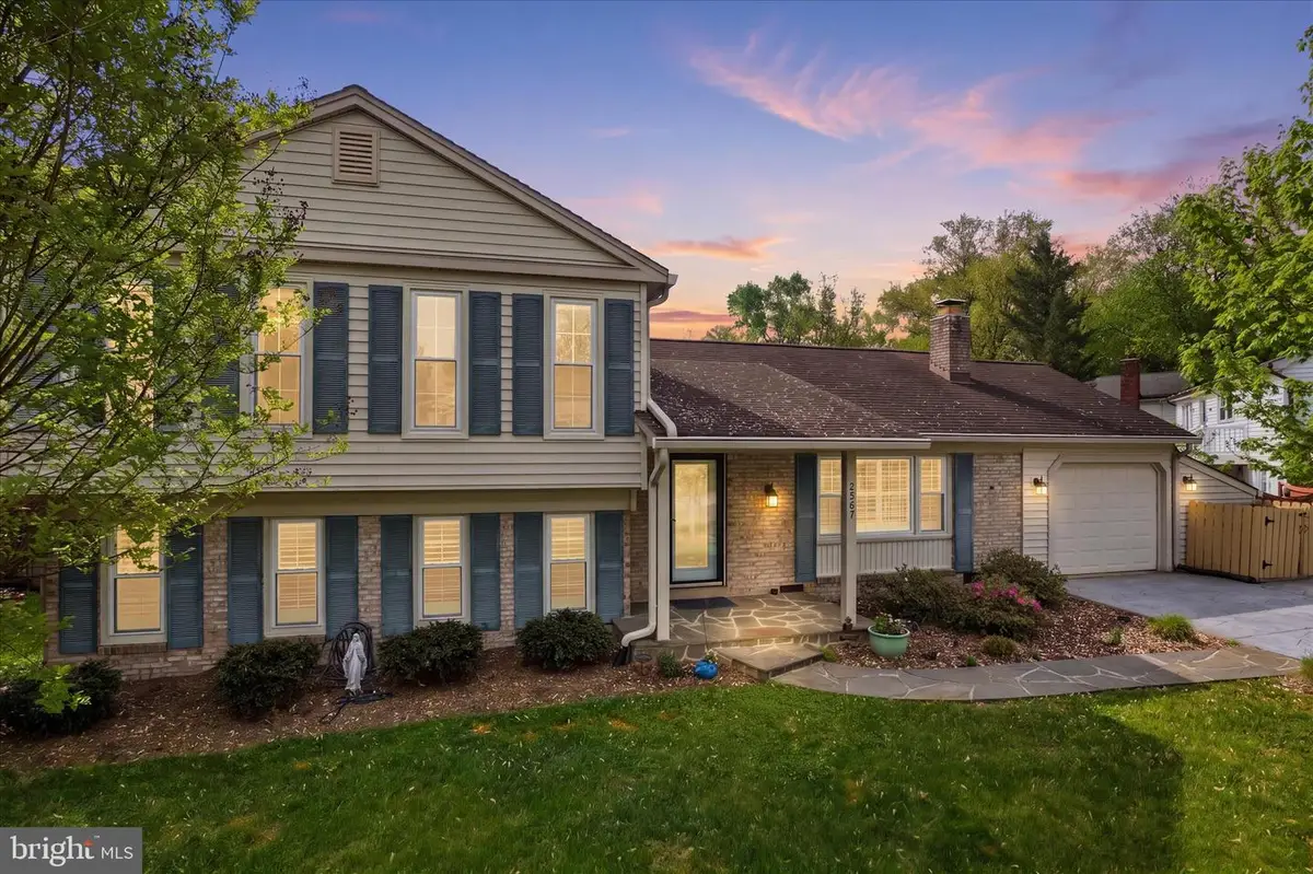 5457 Broadmoor St, Alexandria, VA 22315 - #1