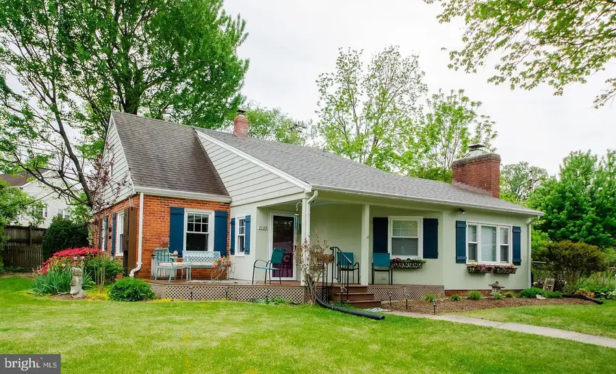 7133 Tyler Ave, Falls Church, VA 22042 - #2