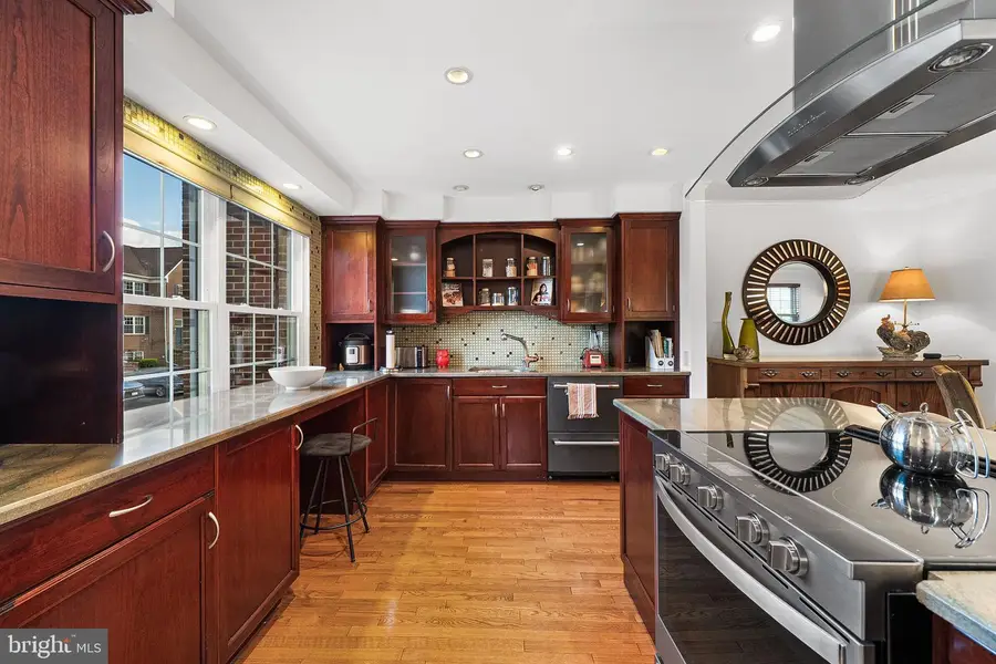 2100 Hutchison Grove Ct, Falls Church, VA 22043 - #3