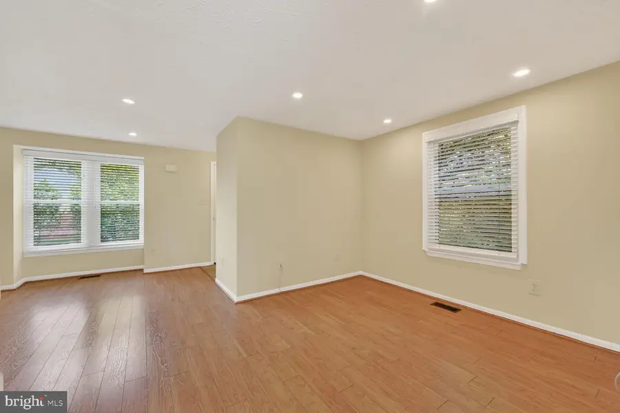 1754 Sundance Dr, Reston, VA 20194 - #2