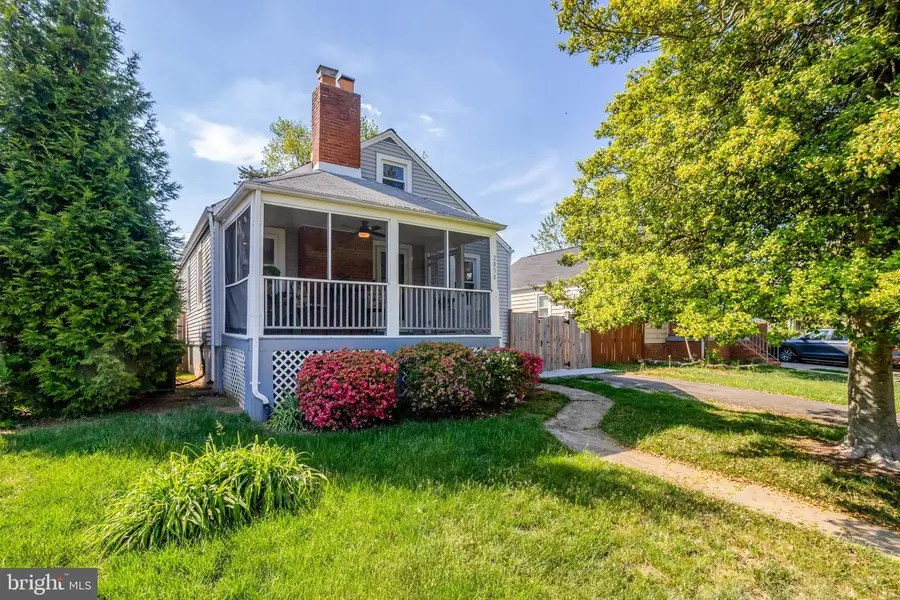 2850 Brook Dr, Falls Church, VA 22042 - #2