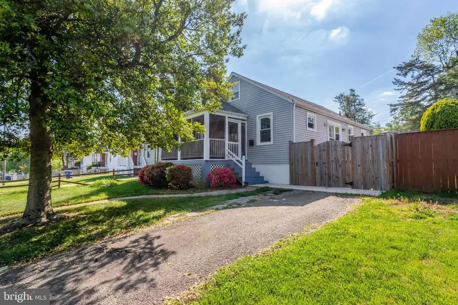 2850 Brook Dr, Falls Church, VA 22042 - #3