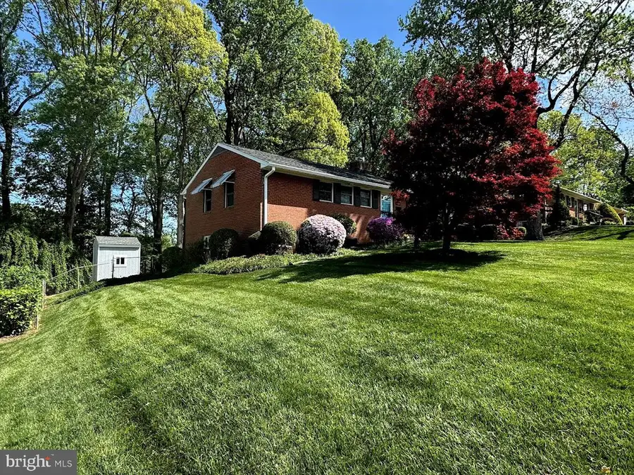 7608 Hamlet St, Springfield, VA 22151 - #3