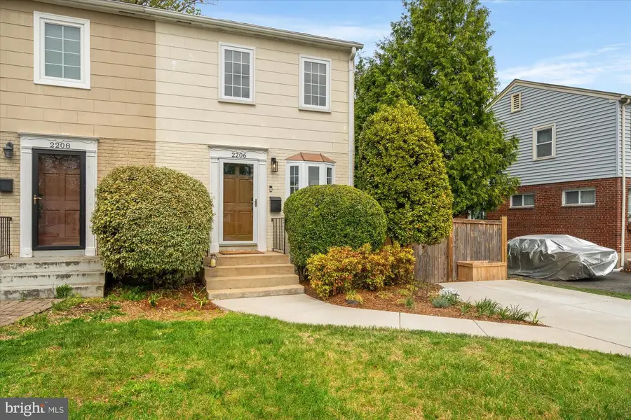 2206 Rollins Dr, Alexandria, VA 22307 - #2