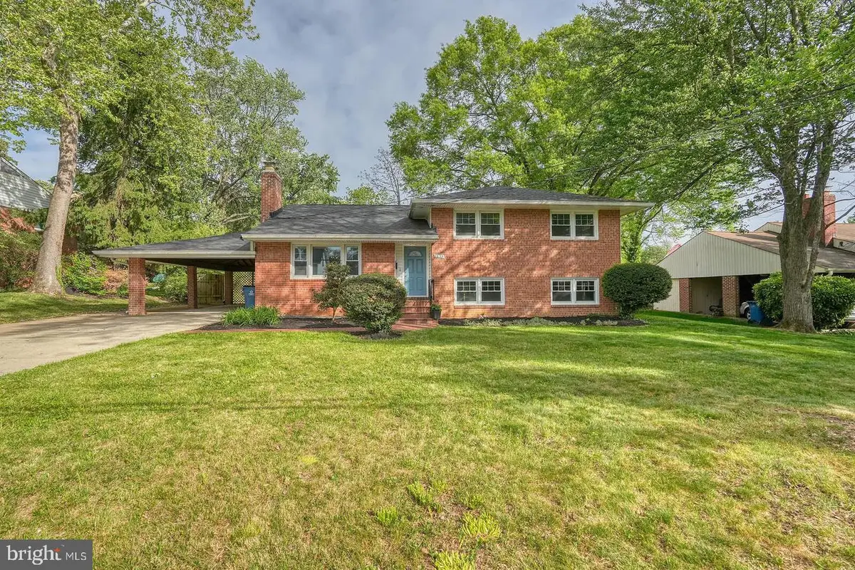 1635 Dinneen Dr, McLean, VA 22101 - #1