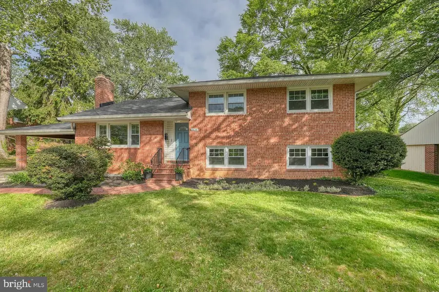 1635 Dinneen Dr, McLean, VA 22101 - #3