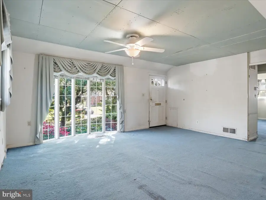 7247 Deborah Dr, Falls Church, VA 22046 - #3