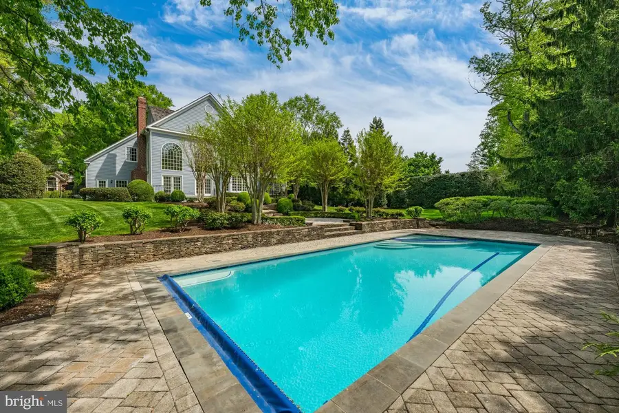 8405 Brookewood Ct, McLean, VA 22102 - #2