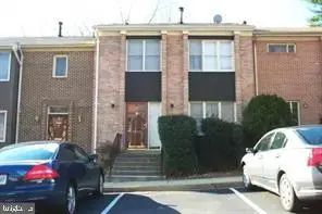 5042 Cliffhaven Dr, Annandale, VA 22003 - #1