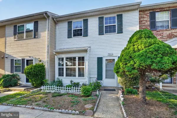 7662 Lee Landing Dr, FALLS CHURCH, VA 22043