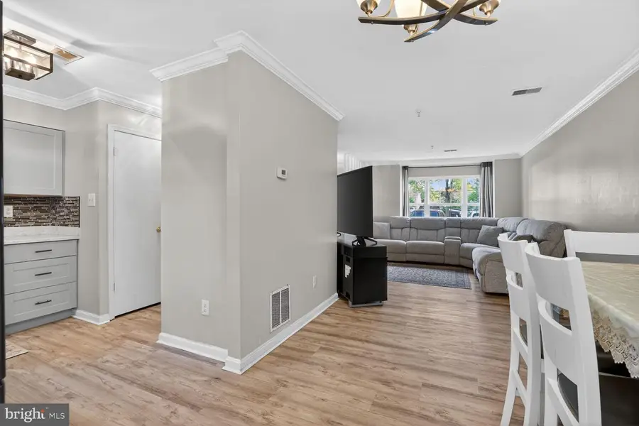 7662 Lee Landing Dr, Falls Church, VA 22043 - #2