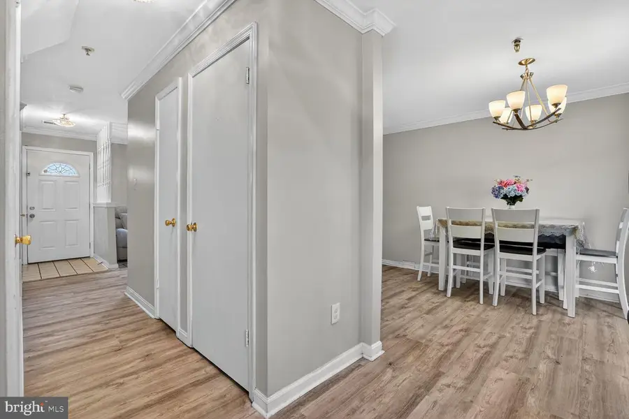 7662 Lee Landing Dr, Falls Church, VA 22043 - #3