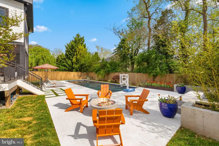6933 Espey Ln, McLean, VA 22101 - #2