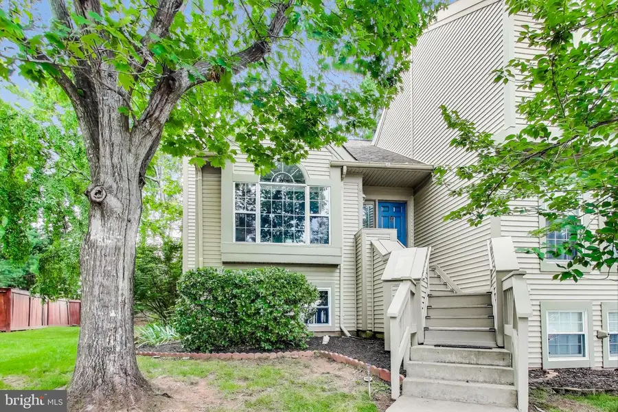 6147 Stonepath Cir, Centreville, VA 20120 - #2