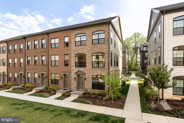 12548 Dehring Dr, FAIRFAX, VA 22033