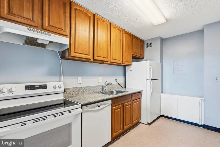 2059 Huntington Ave #311, Alexandria, VA 22303 - #3