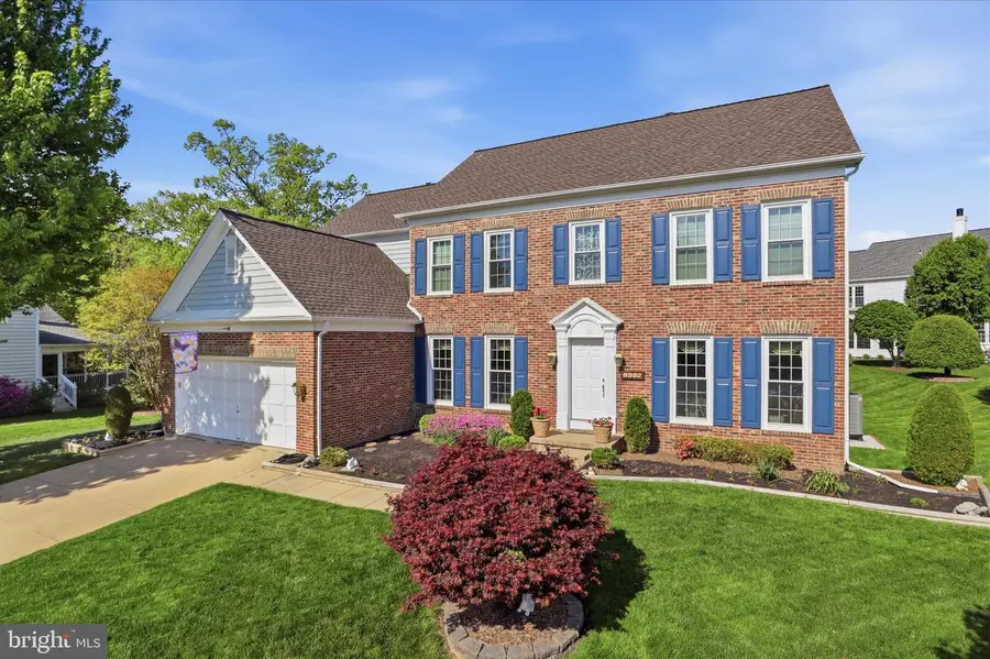8392 Crosslake Dr, Fairfax Station, VA 22039 - #3