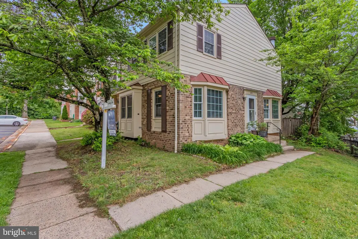 4871 Nash Dr, Fairfax, VA 22032 - #1