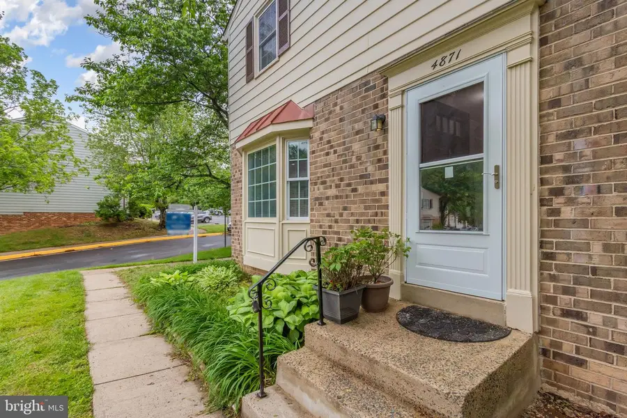 4871 Nash Dr, Fairfax, VA 22032 - #3